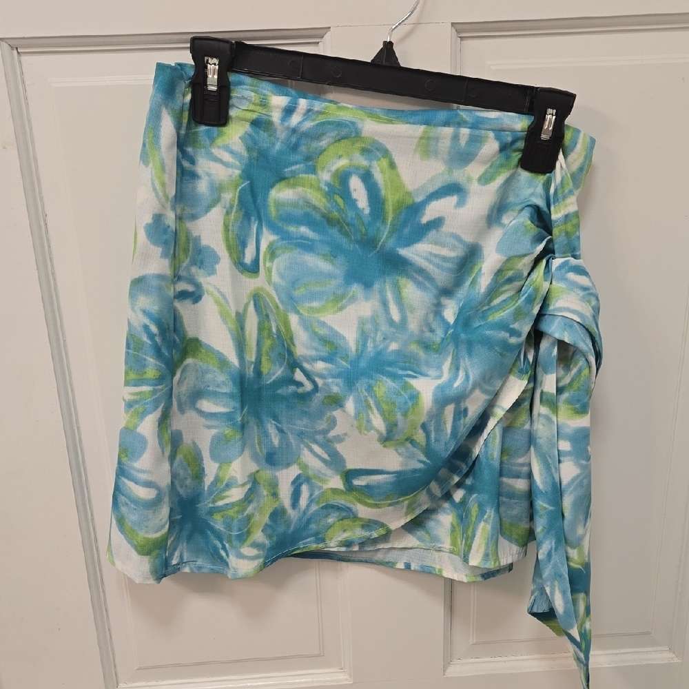 Floral print Knot side wrap Mini Skirt